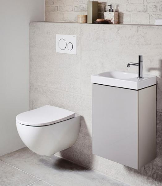 Geberit Acanto RIMfree toiletpakke inkl. sæde/soft-close, cisterne og krom/hvid betjening Geberit Acanto RIMfree toiletpakke inkl. sæde/soft-close, cisterne og krom/hvid betjening