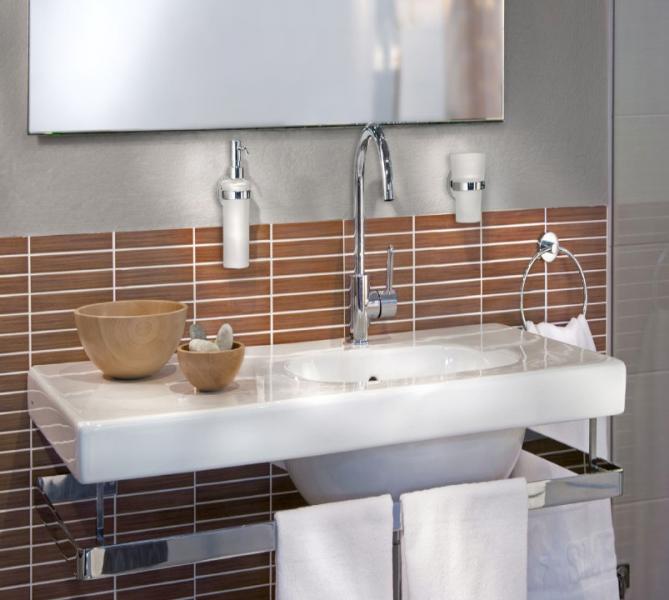Smedbo Home sæbedispenser - Krom/mat glas Smedbo Home sæbedispenser - Krom/mat glas